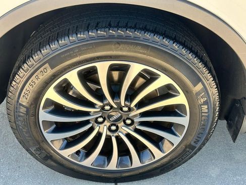 Used 2023 Lincoln Aviator Reserve AWD/4WD image 26