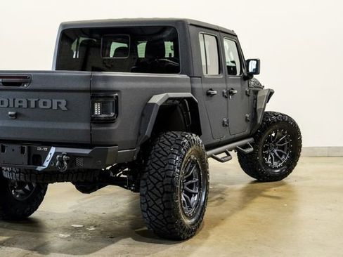 Used 2025 Jeep Gladiator Rubicon w/ Safety Group AWD/4WD image 43
