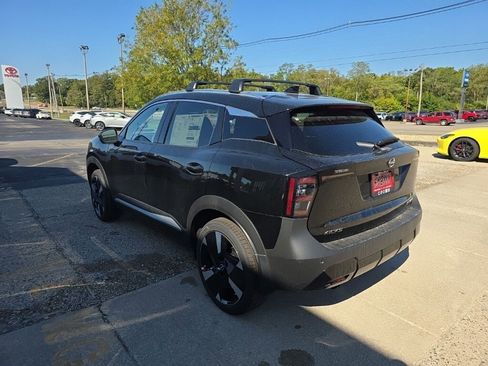 New 2026 Nissan Kicks SR w/ SR Premium Package image 7