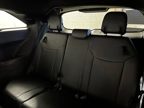 Used 2025 Toyota Sienna Platinum image 26