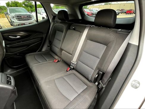 Used 2024 GMC Terrain SLE image 35