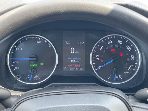 Used 2020 Toyota RAV4 XLE image 26