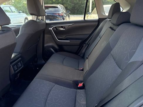 Used 2025 Toyota RAV4 XLE AWD/4WD image 21