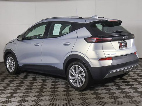 Used 2023 Chevrolet Bolt EUV LT FWD image 6