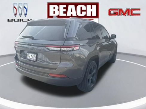 Used 2024 Jeep Grand Cherokee Limited w/ Black Appearance Package AWD/4WD image 4
