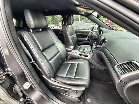 Used 2019 Jeep Grand Cherokee Limited AWD/4WD image 22