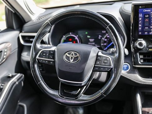 Used 2021 Toyota Highlander Platinum AWD/4WD image 12