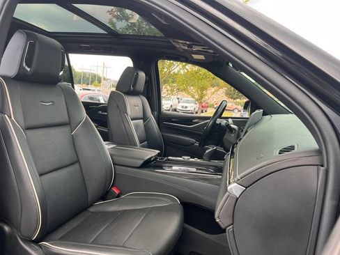 Used 2022 Cadillac Escalade ESV Sport RWD image 36