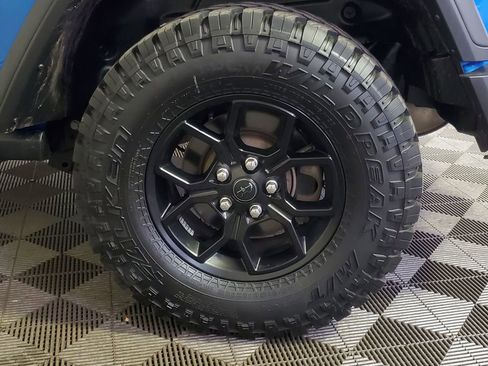 Used 2024 Jeep Wrangler Sport AWD/4WD image 8