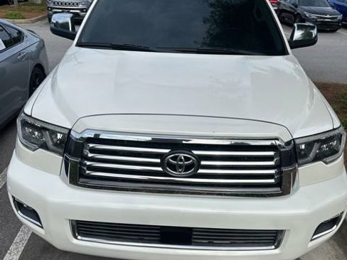 Used 2020 Toyota Sequoia Platinum RWD image 6