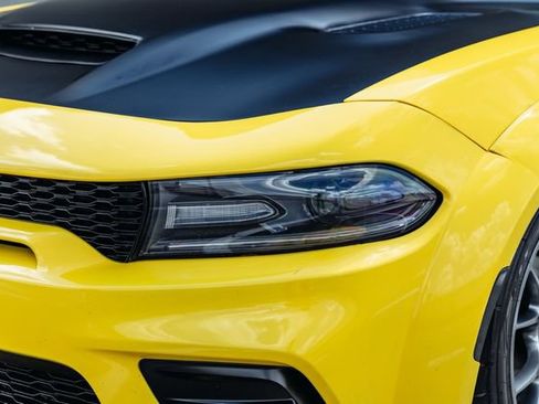 Used 2018 Dodge Charger SRT w/ Technology Group RWD image 43