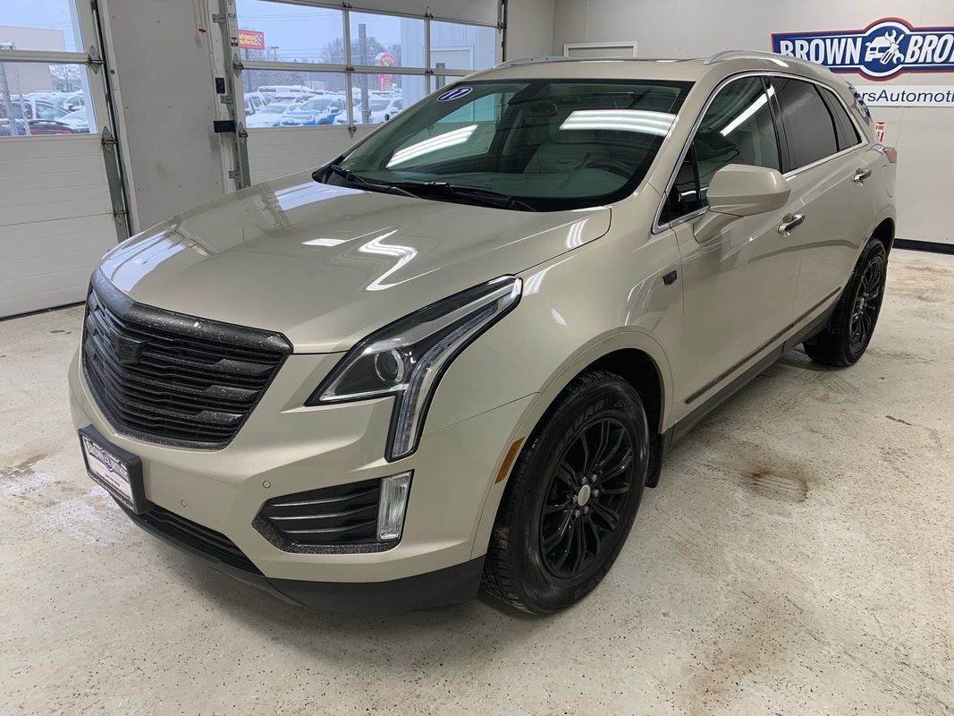 Used 2017 Cadillac XT5 Luxury AWD/4WD image 2