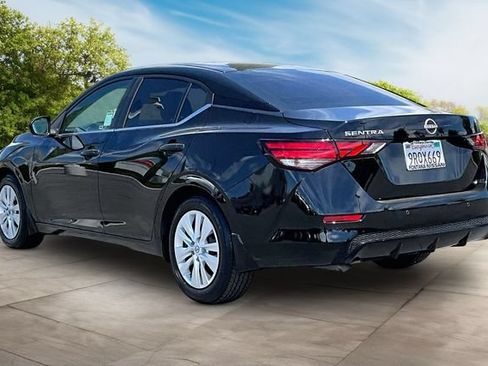 Certified 2025 Nissan Sentra S FWD image 4