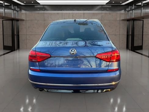 Used 2016 Volkswagen Passat 1.8T R-Line w/ R-Line Lighting Package image 5