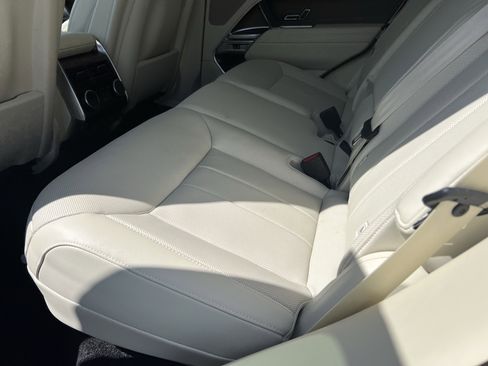 Certified 2024 Land Rover Range Rover SE AWD/4WD image 33