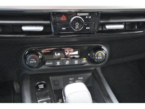 Used 2026 Nissan Kicks SV FWD image 16