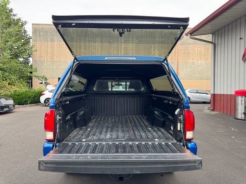 Used 2017 Toyota Tacoma TRD Sport w/ Tow Package AWD/4WD image 23