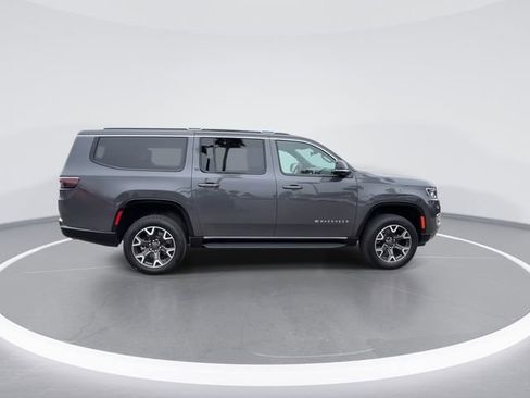 Certified 2024 Jeep Wagoneer L Series III w/ Flexible Seating Group AWD/4WD image 9