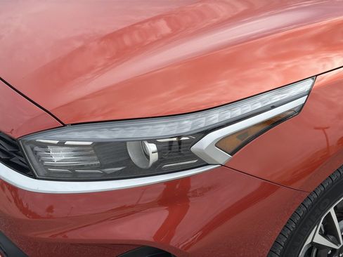 Used 2023 Kia Forte LXS w/ LXS Technology Package FWD image 6