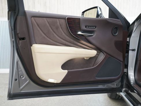 Used 2020 Lexus LS 500 w/ Interior Upgrade Package image 28