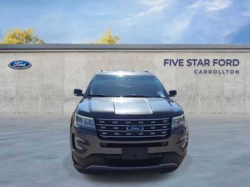 Used 2016 Ford Explorer XLT w/ Equipment Group 202A image 3