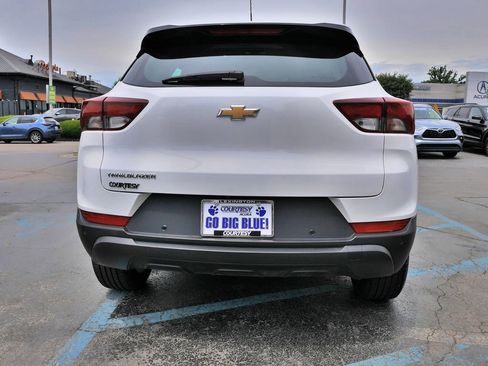 Used 2022 Chevrolet TrailBlazer LS FWD image 6