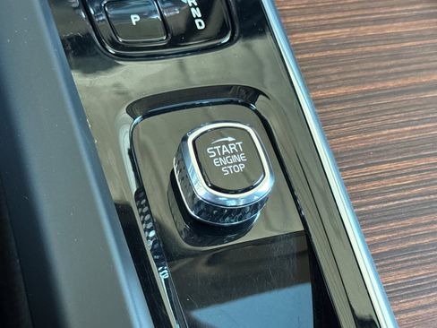 Certified 2023 Volvo XC60 T8 Ultimate image 26