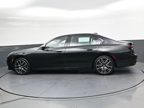 Used 2025 BMW 760i xDrive w/ Luxury Rear Seating Package AWD/4WD image 7