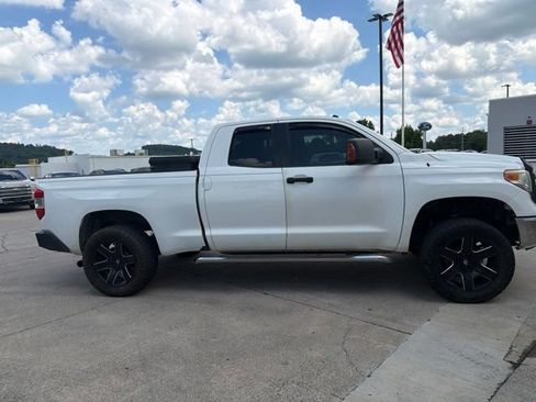 Used 2017 Toyota Tundra SR5 w/ SR5 Upgrade Package AWD/4WD image 14