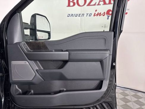 New 2026 Ford F250 Lariat w/ Black Appearance Package image 23