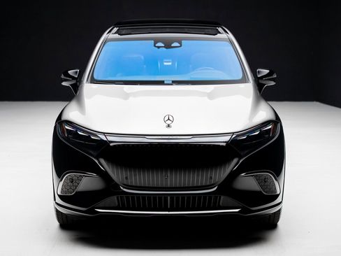 Used 2024 Mercedes-Benz Maybach EQS 680 4MATIC image 5