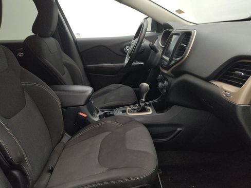 Used 2015 Jeep Cherokee Latitude FWD image 21