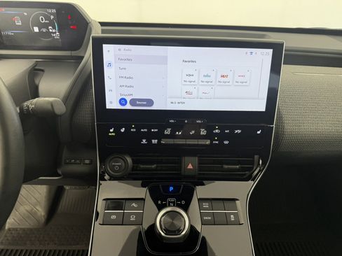 Used 2025 Toyota bZ4X FWD image 20