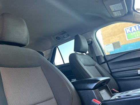 Certified 2022 Ford Explorer XLT image 17