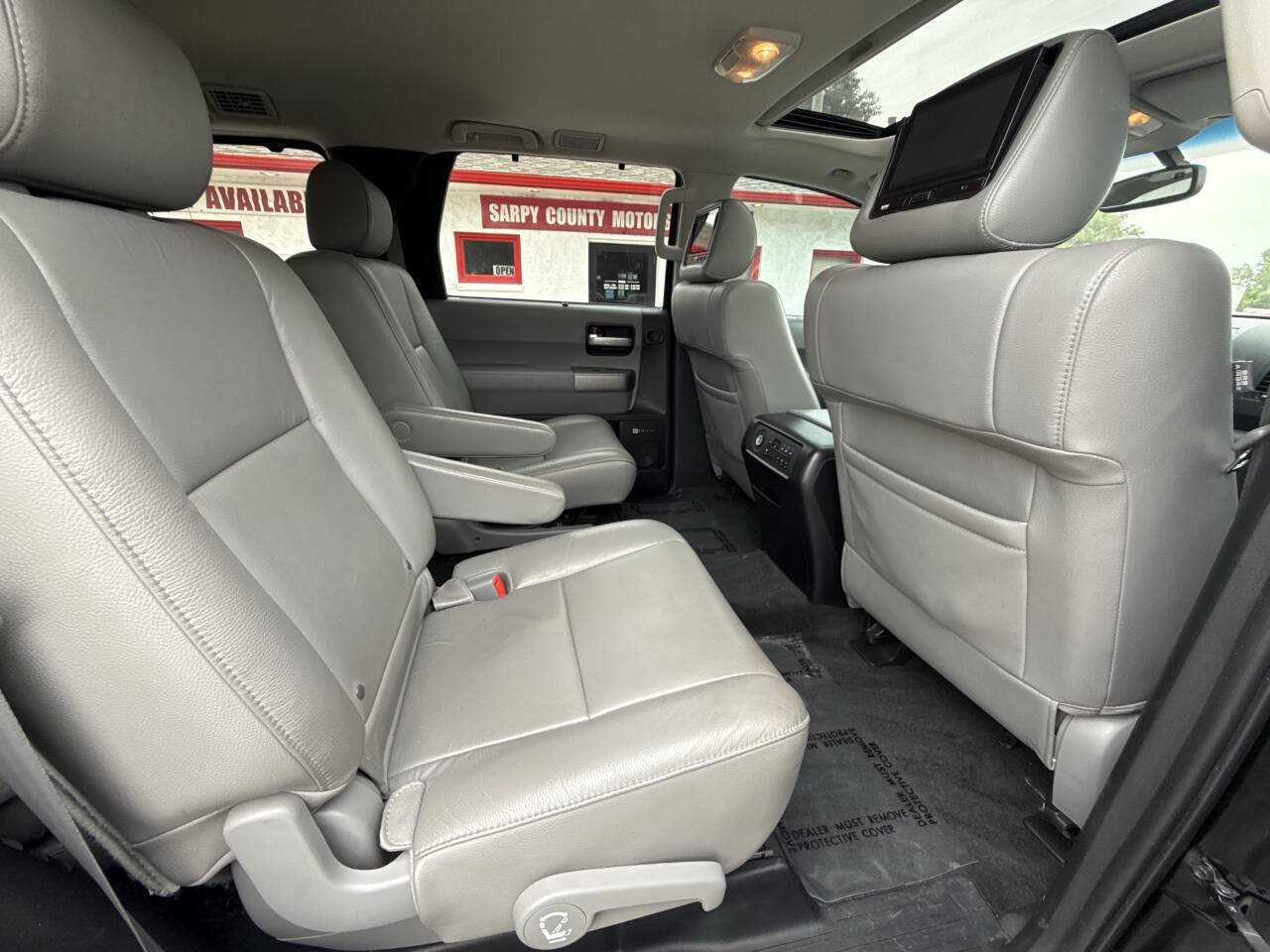 Used 2017 Toyota Sequoia Limited w/ Safety & Convenience Package AWD/4WD image 18