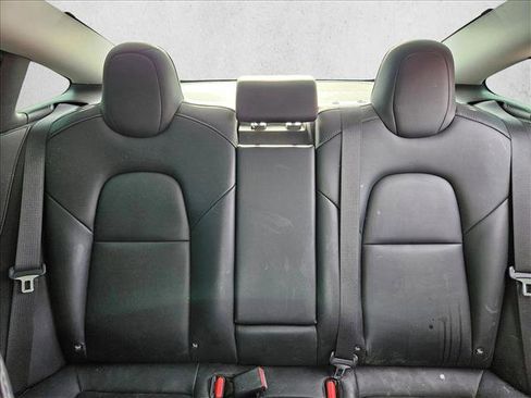 Used 2018 Tesla Model 3 Mid Range image 14