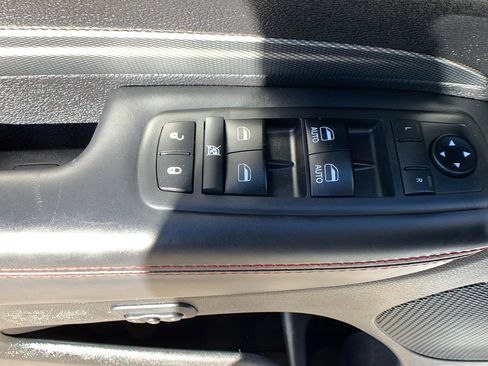 Used 2018 Dodge Durango R/T w/ Technology Group image 11