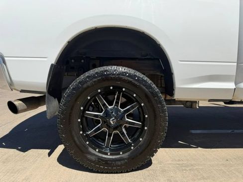Used 2014 RAM 2500 SLT w/ Luxury Group AWD/4WD image 9