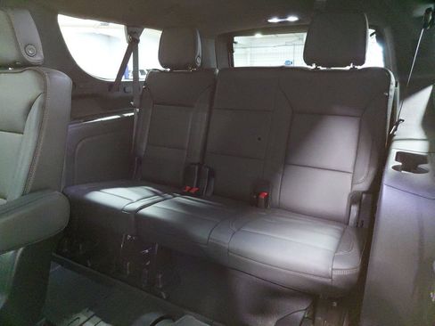 Certified 2026 Chevrolet Suburban High Country AWD/4WD image 19