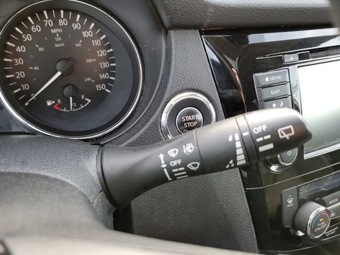 Used 2020 Nissan Rogue SV image 37