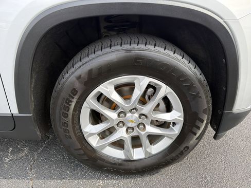 Used 2018 Chevrolet Traverse LT image 12