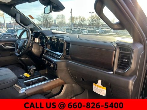 Used 2026 Chevrolet Silverado 1500 High Country w/ Midnight Edition image 8