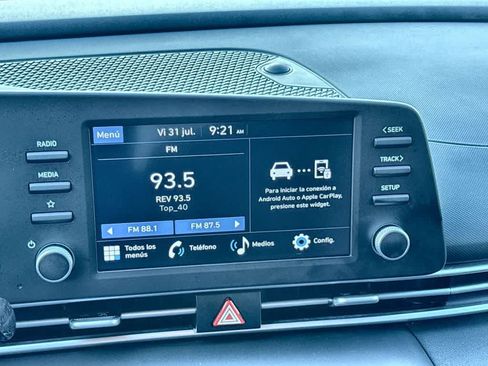 Used 2025 Hyundai Elantra SE FWD image 18