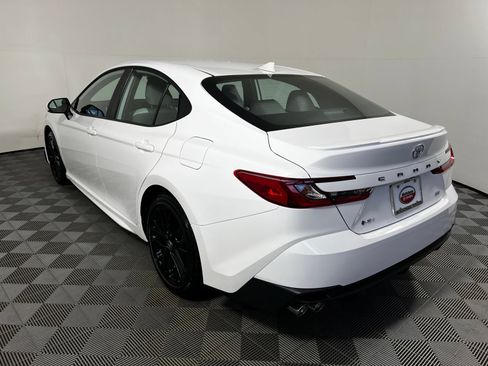 Used 2026 Toyota Camry SE w/ Convenience Package FWD image 7