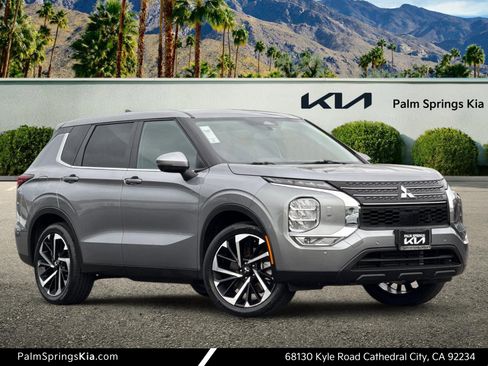 Used 2024 Mitsubishi Outlander SE Black Edition image 1