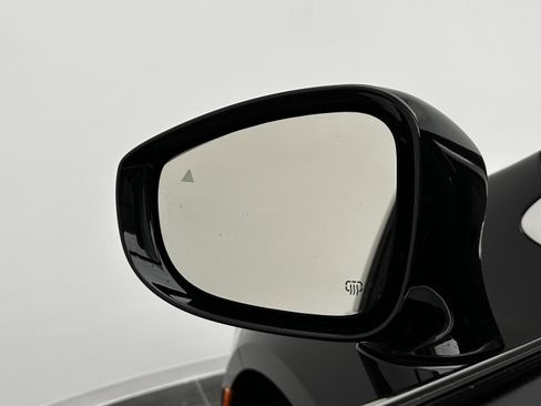 Used 2025 Chrysler Pacifica Select image 14