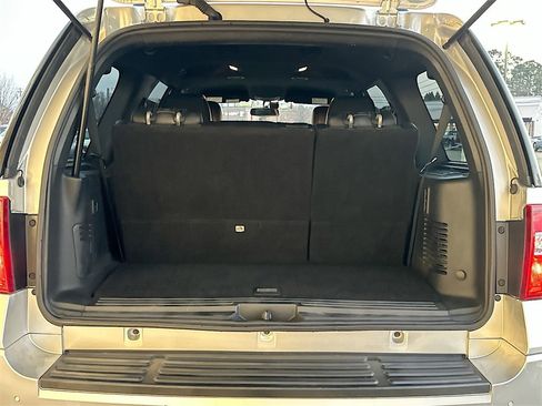 Used 2017 Ford Expedition Limited image 16
