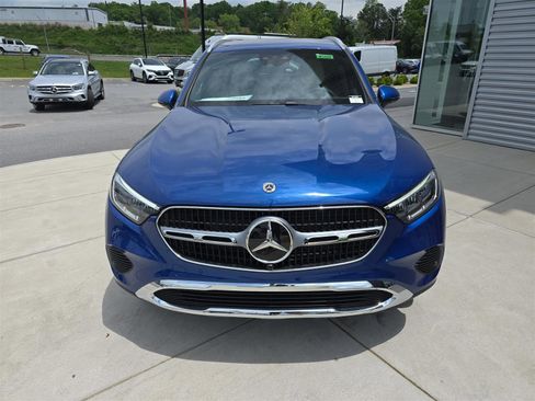 Used 2025 Mercedes-Benz GLC 300 4MATIC image 10