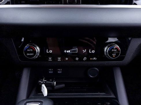 New 2025 Mitsubishi Outlander ES image 16