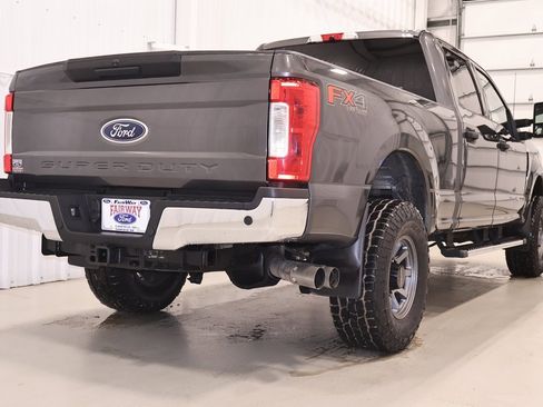 Certified 2019 Ford F250 XLT w/ XLT Value Package image 10